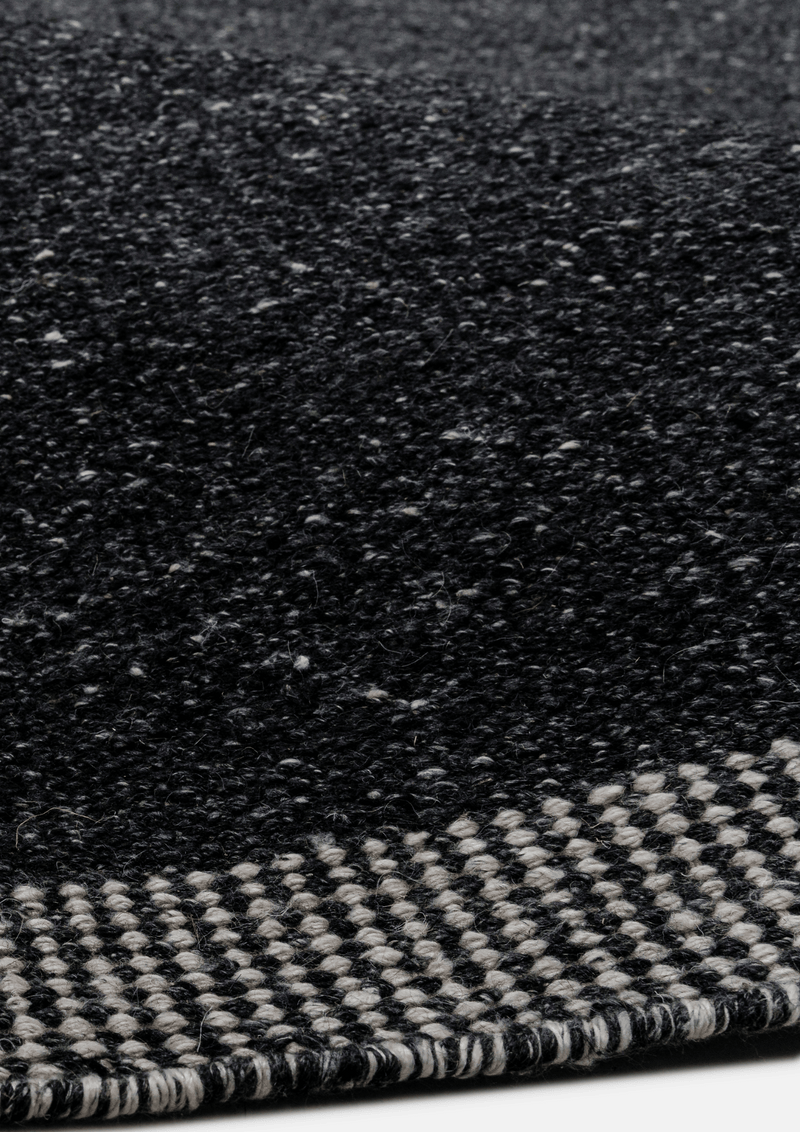 Bamboo Silk Handwoven Rug _ Aion